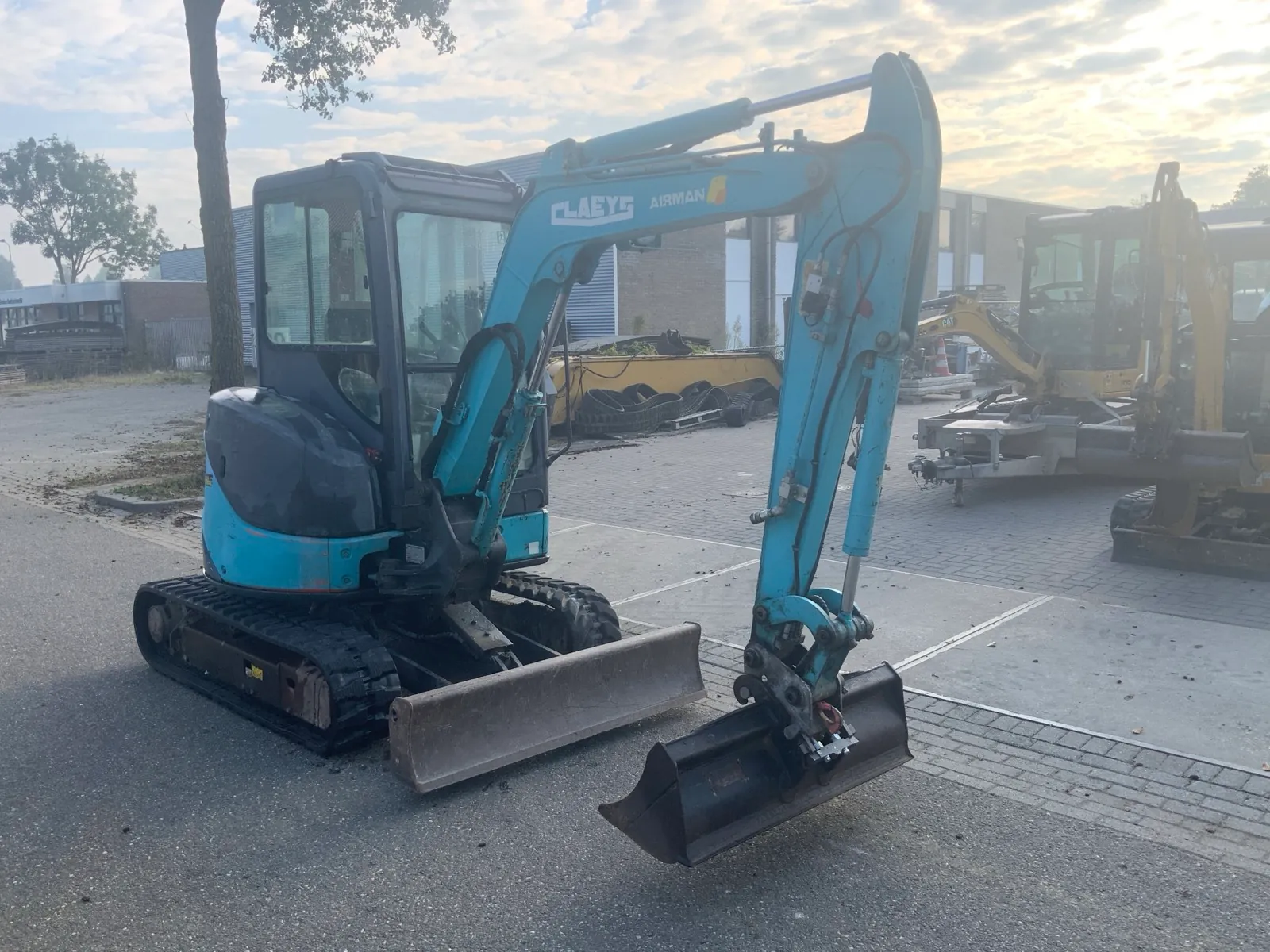 2007 Airman AX30U-4