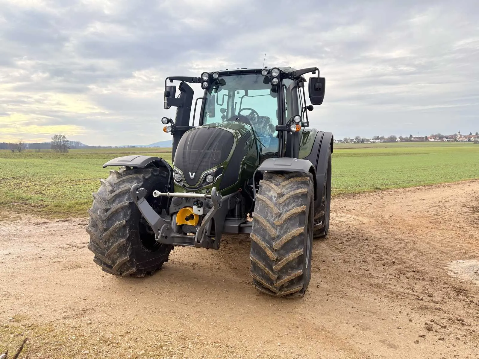 2022 NEW VALTRA N155e