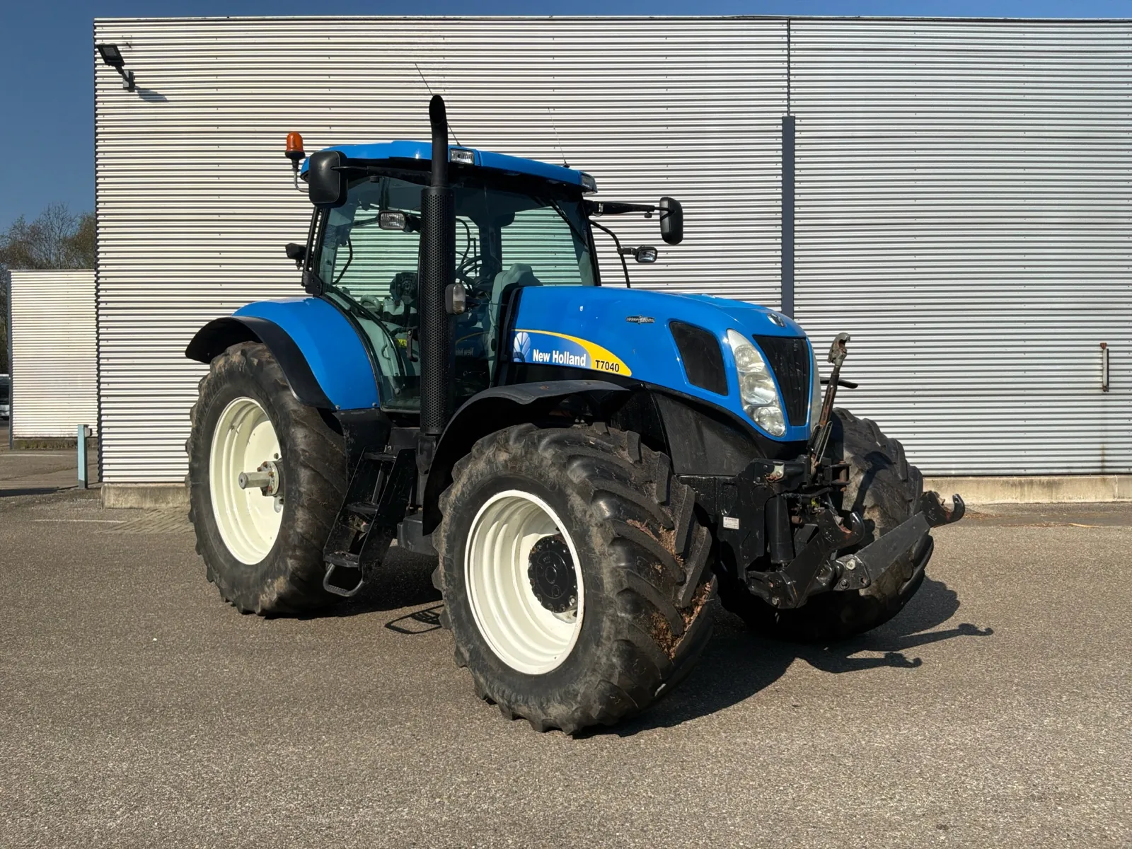 2010 New Holland T7040