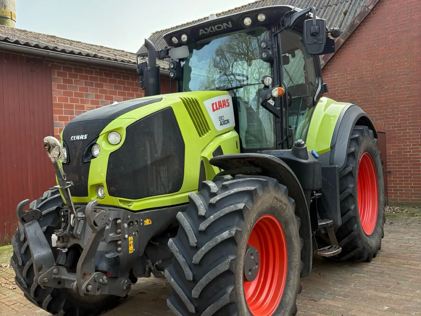 2017 CLAAS AXION 810
