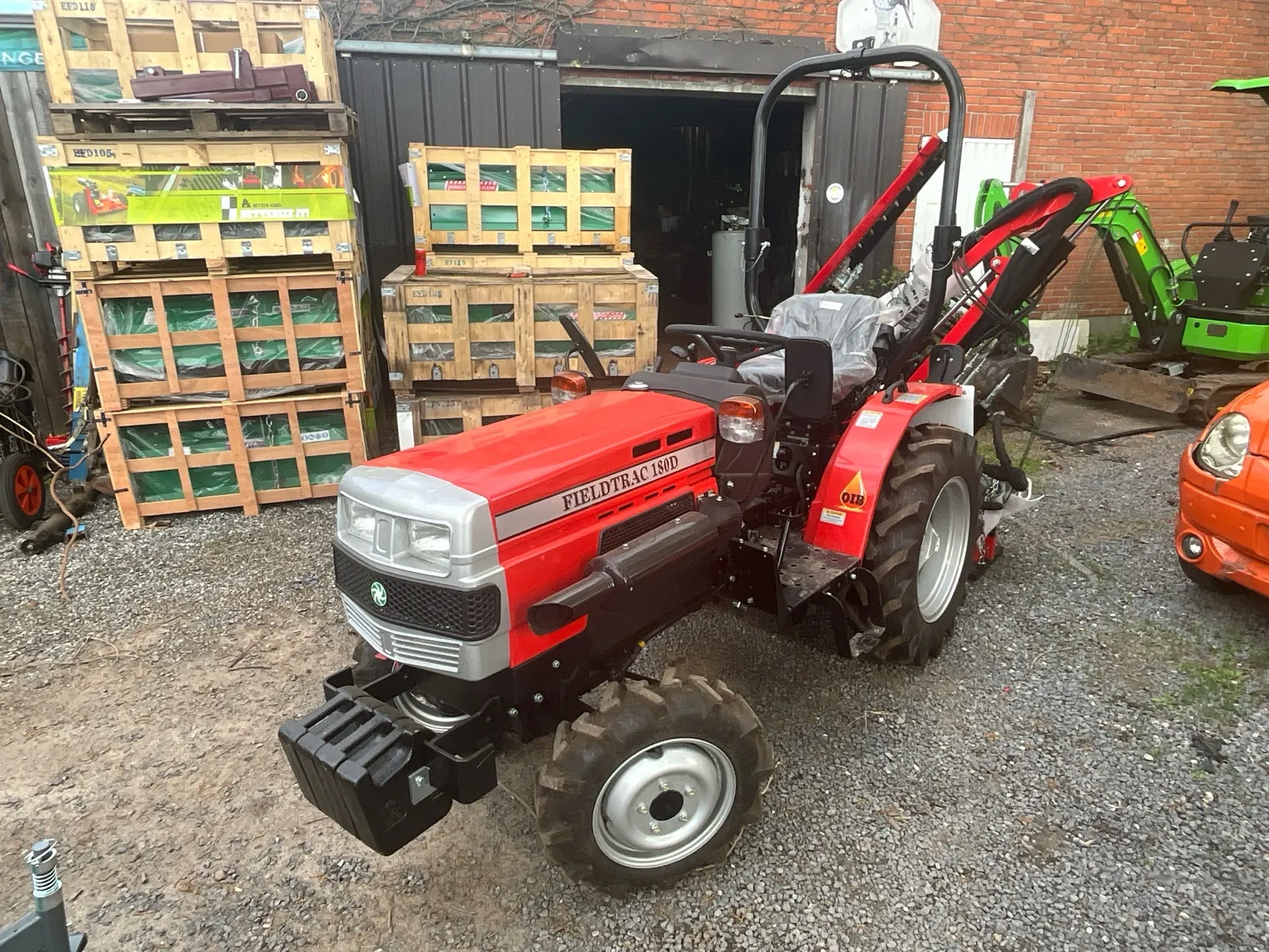 2025 VST Fieldtrac 180D 4WD